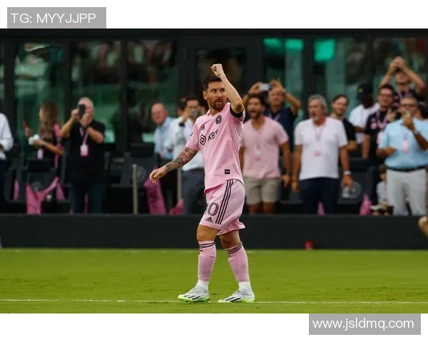 每年评选足球先生数量有限 如何看待不同年度选出一位球星的标准