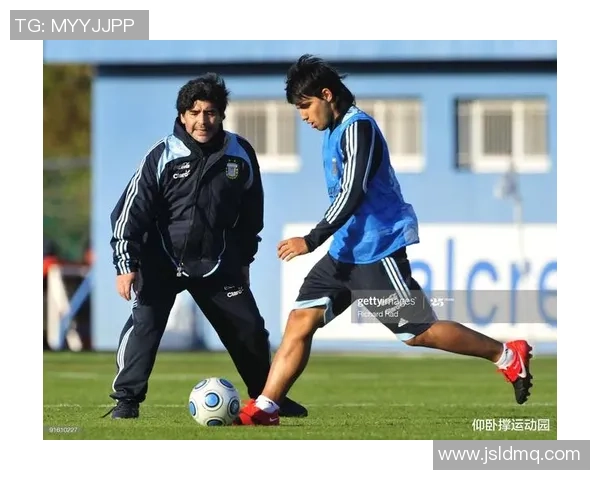 群星荟萃绿茵闪耀 世界级足球巨星同框瞬间